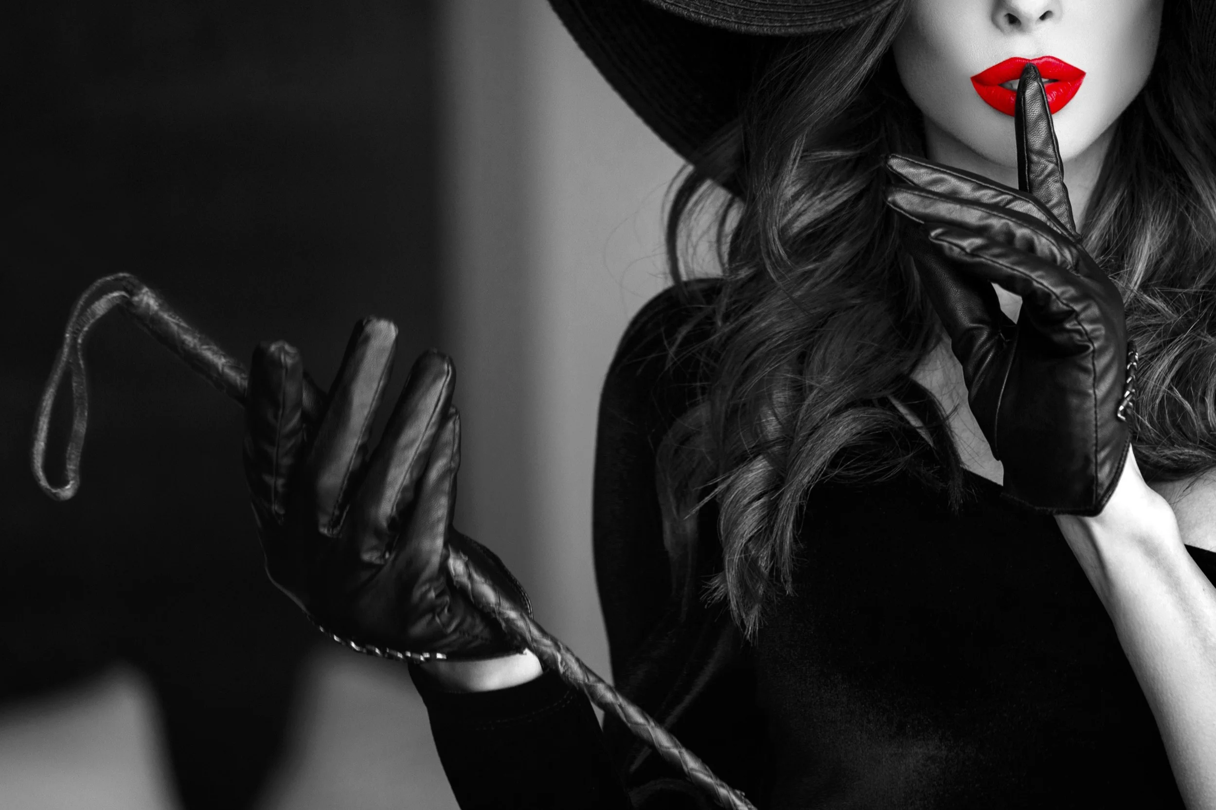 Domina Session bei LEA in München, ruhige Regie einer Dame