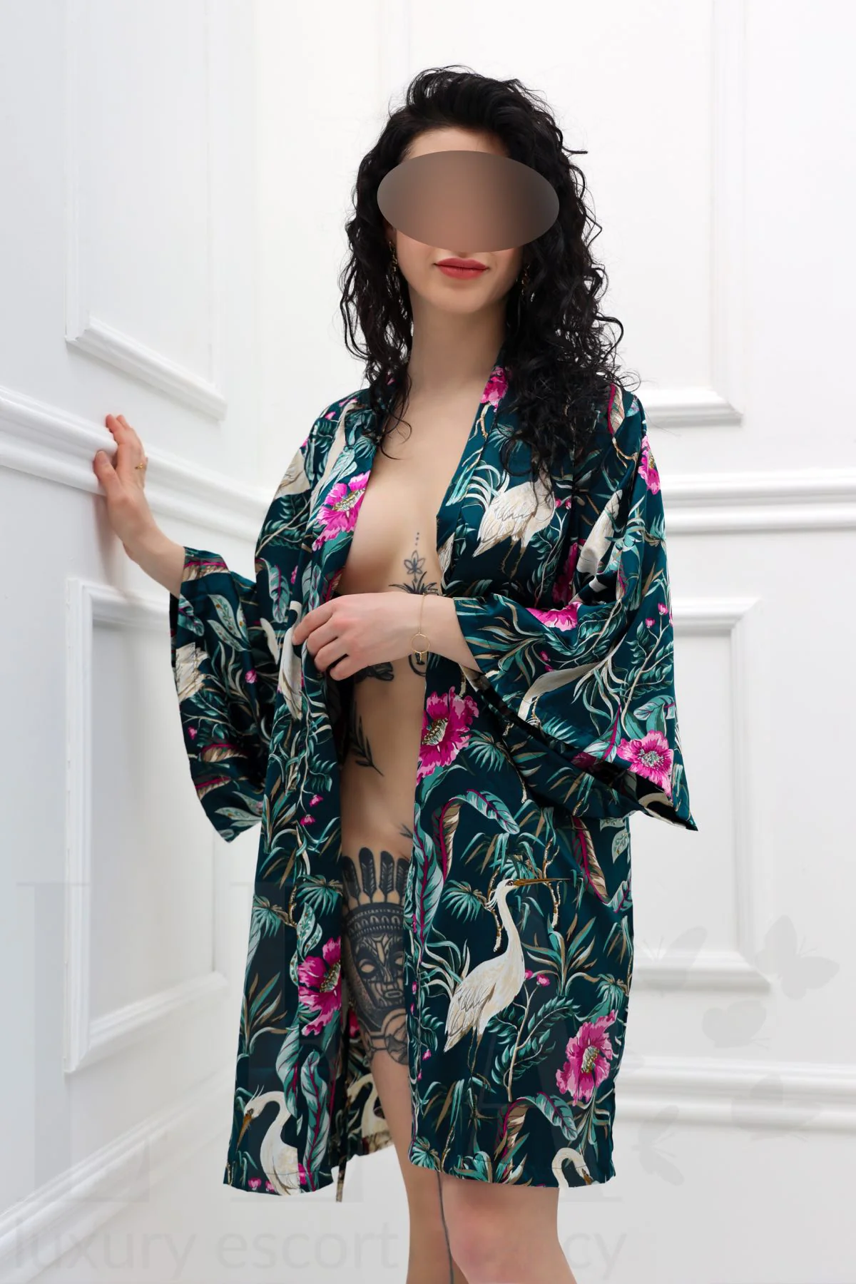 Escort Dame Nora im Kimono in München