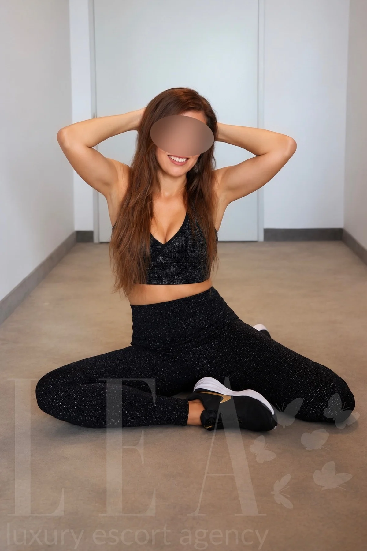 Escort Begleitung Leto in Heidelberg in Sporttop und Leggings